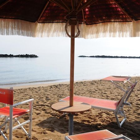 Hotel Corallo Francavilla Al Mare Exterior photo